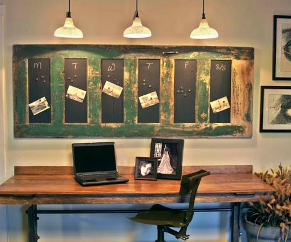 gallery-1427137906-desk