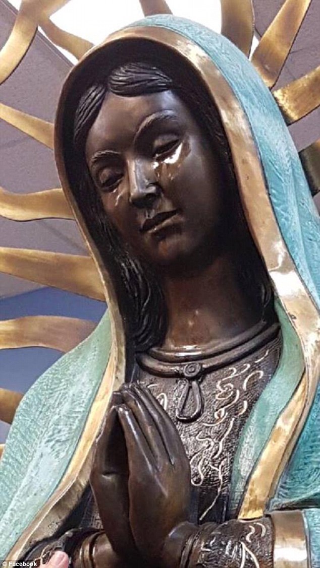 Une statue de la Vierge Marie au NouveauMexique «pleure» de l'huile d