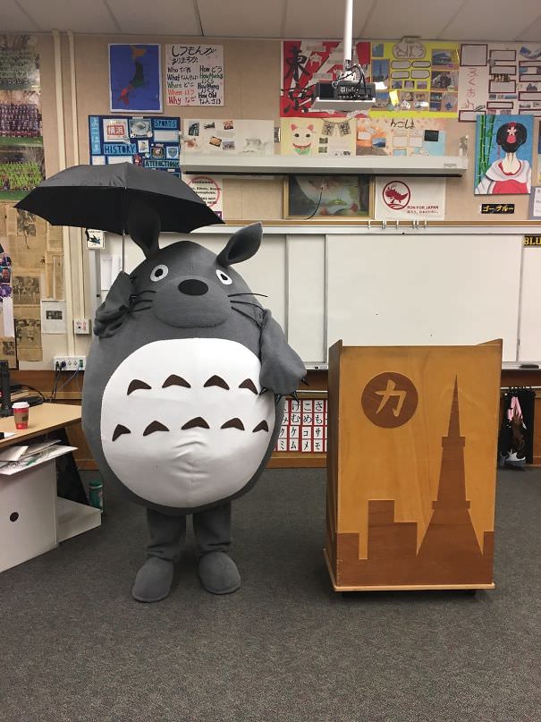  My Japanese Teacher Goes All Out Every Halloween