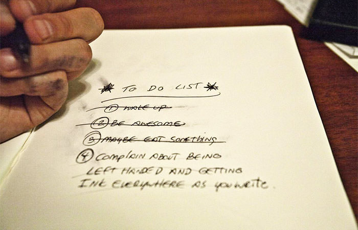 Funny left-handed people problems 