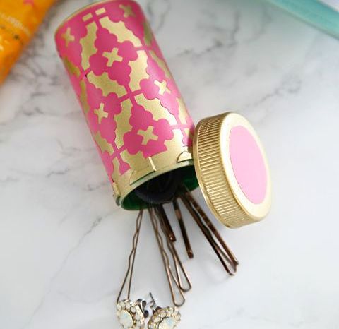 pill-bottle-bobby-pins