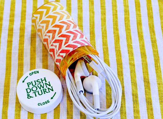 pill-bottle-earbuds