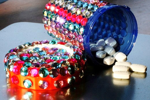 vitamins-pill-bottle