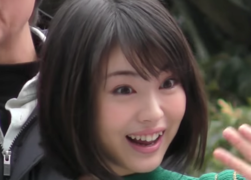 歯並び 八重歯 芸能人の歯科矯正 Hachibachi