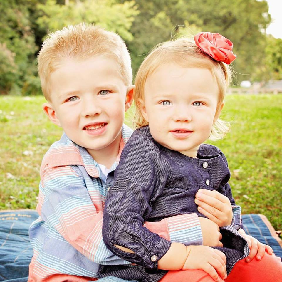 Young Boy Pictured Comforting 4-Year-Old Dying Sister - Small Joys