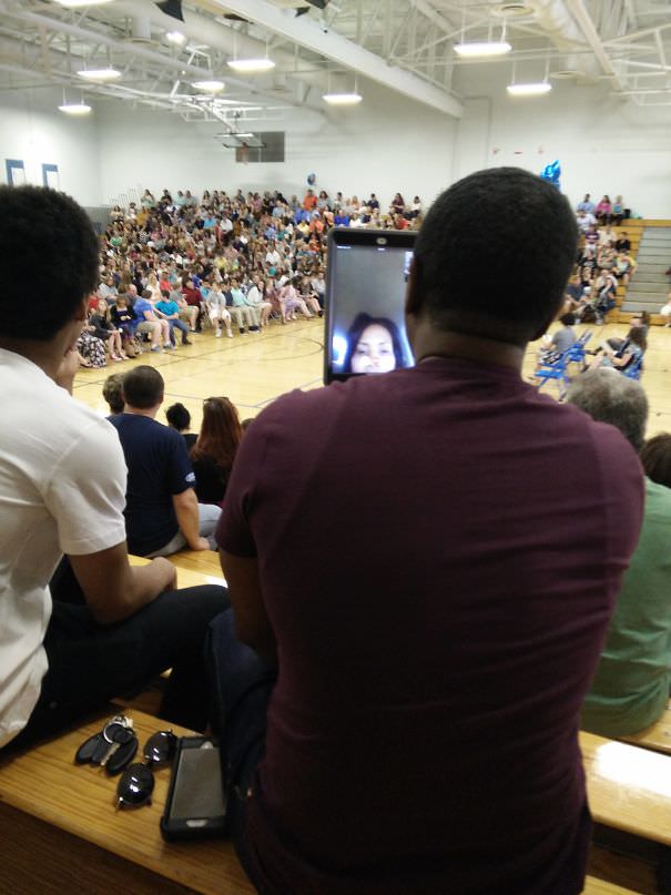 This Lady Facetiming And Driving So She Can See Her 8th Grader