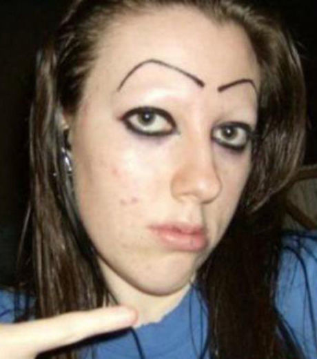 20 fotos de mulheres que acabaram com as suas sobrancelhas