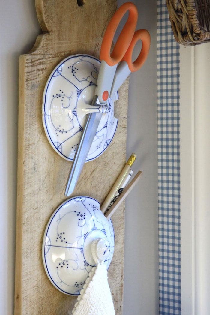 Smart Kitchen Idea With Pot Lids