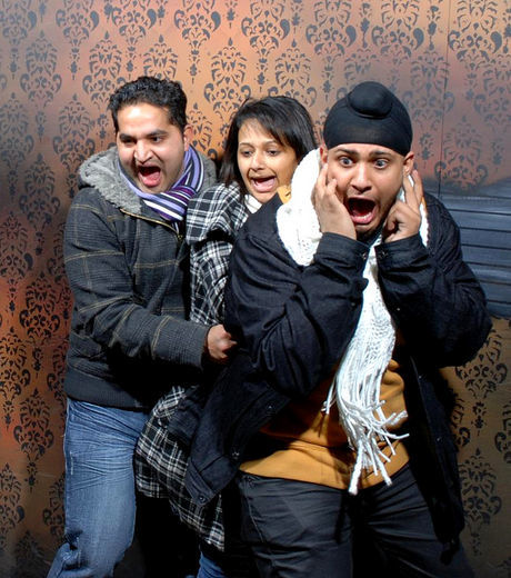 25 imagens de pessoas realmente assustadas em uma casa mal assombrada