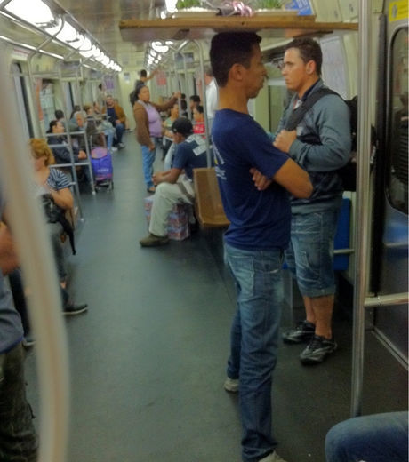 23 fotos das pessoas mais bizarras do metrô