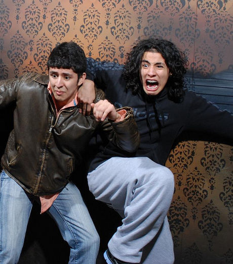 25 imagens de pessoas realmente assustadas em uma casa mal assombrada