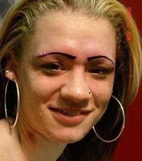 20 fotos de mulheres que acabaram com as suas sobrancelhas