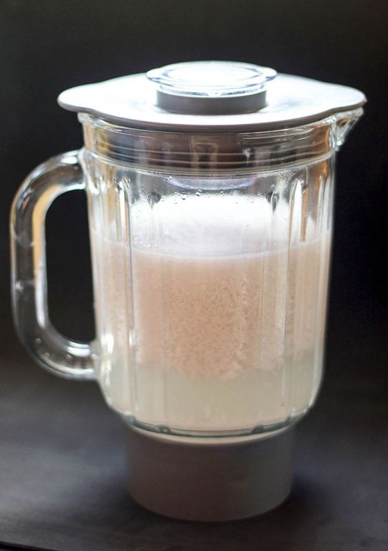 Hoy os enseÃ±o como hacer leche de coco, manteca de coco y harina de coco facilmente y sin conservantes usando solo coco desecado.