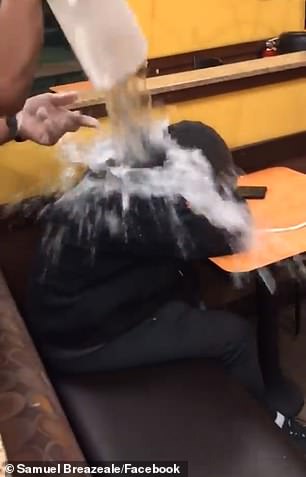 O vídeo foi postado on-line no domingo e imediatamente se tornou viral
