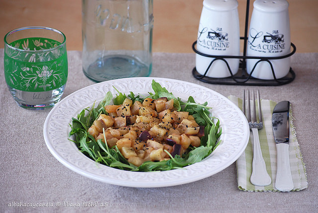 18735380130_b45b5b9e3f_z