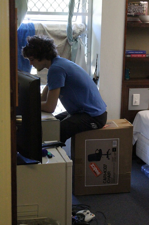 via: amazingmaterial.com