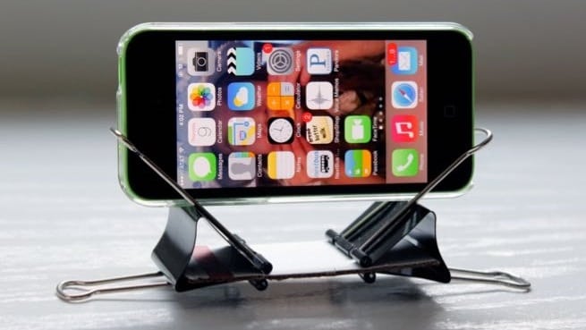 how to make a phone stand with binder clips