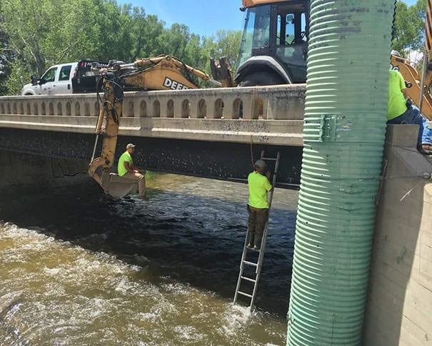  Crazy men doing dangerous things