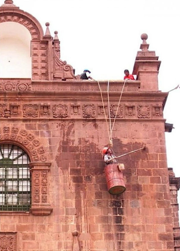  Crazy men doing dangerous things