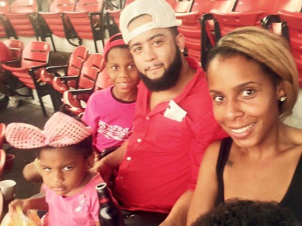  My Daughter Is The Ultimate Troll. She Switches From A Smile To This Face In Every Picture