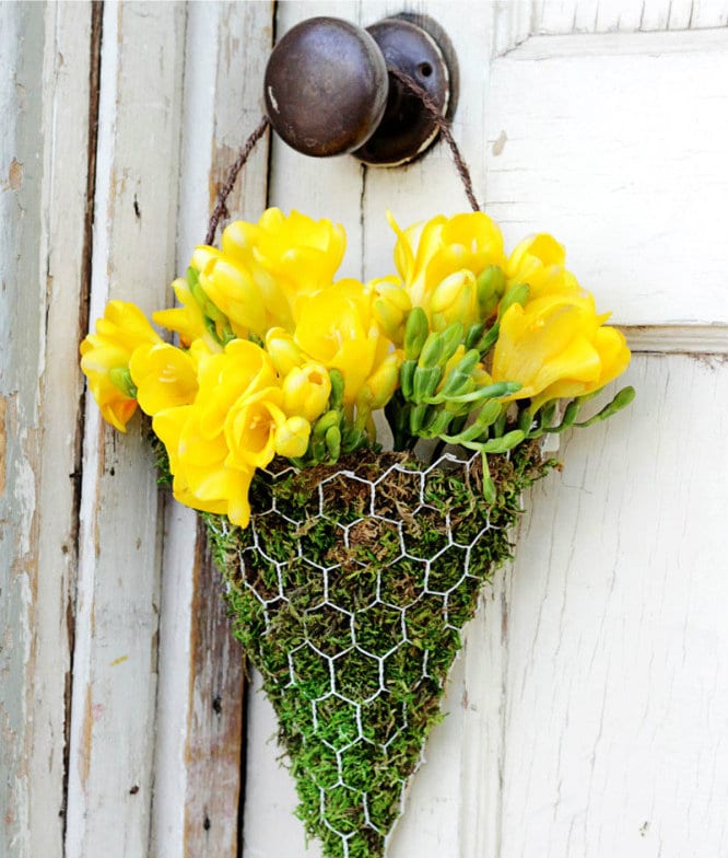 20 DIY Chicken Wire Crafts That Cost Pennies To Make - Small Joys