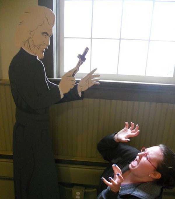 funny statue interaction 18.png