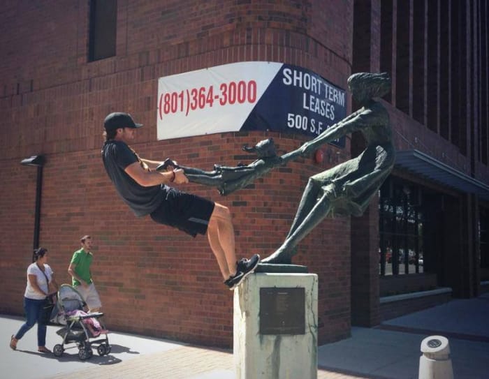 funny statue interaction 25.jpg