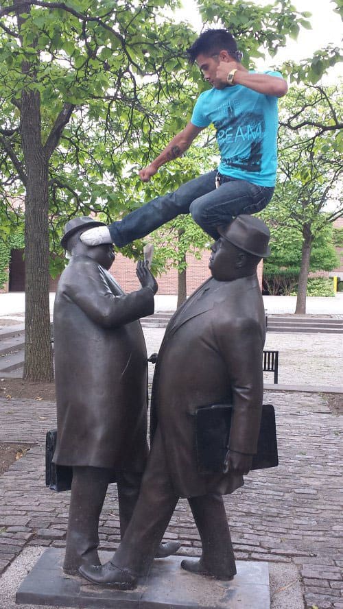 funny statue interaction 26.jpg