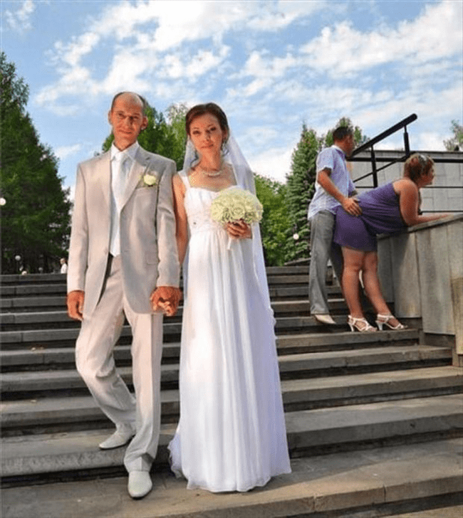 funny wedding photobomb 11