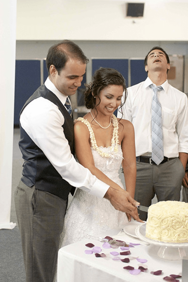 funny wedding photobomb 29