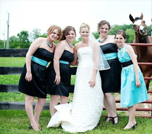 funny wedding photobomb 4