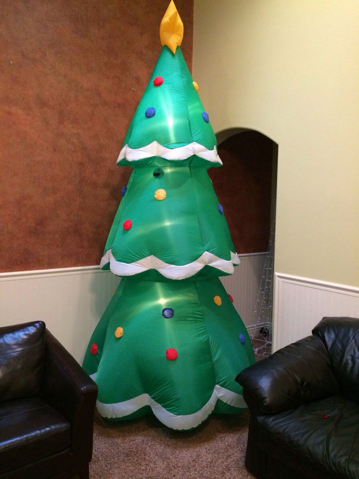 16 Funny Dads - This dad who was asked to get a tree they "didn