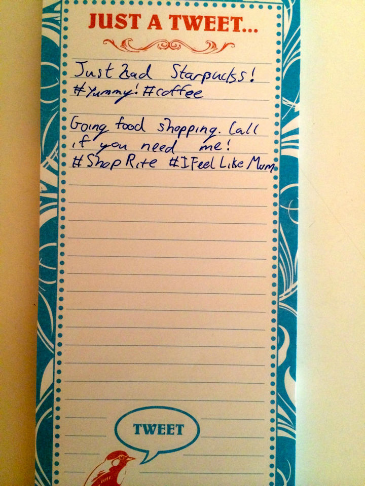 16 Funny Dads - This dad trying to "tweet."