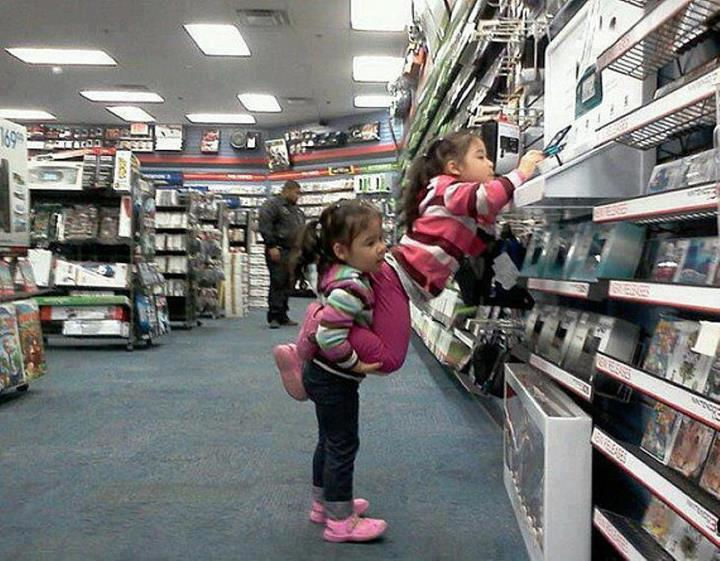 19 Photos of Growing Up With Siblings - They are always there to lift you up emotionally...or physically if needed. :)