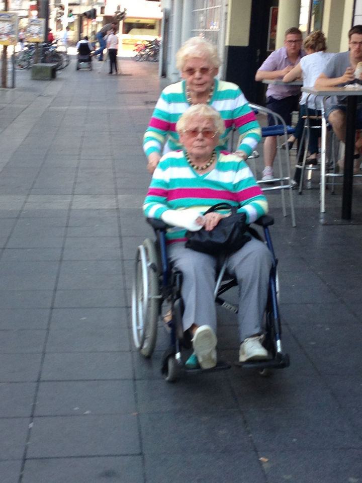 19 Photos of Growing Up With Siblings - No matter how old we get, we can depend on them to be there.