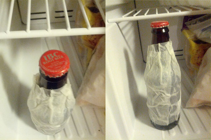21 Everyday Life Hacks - Wrap a wet paper towel around your beverage and place it in the freezer.