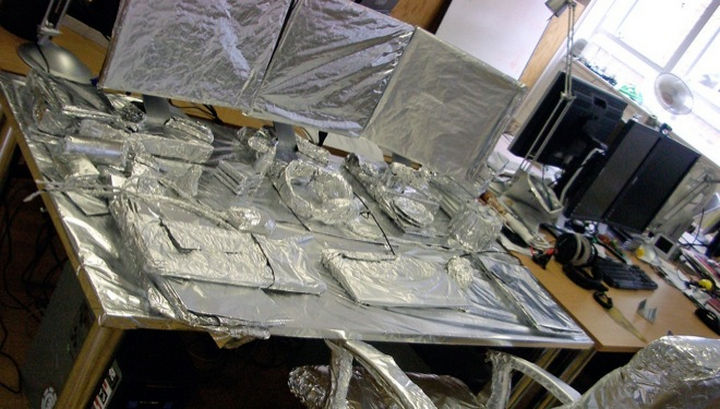 25 Office Pranks - I bet that desk gets great reception.