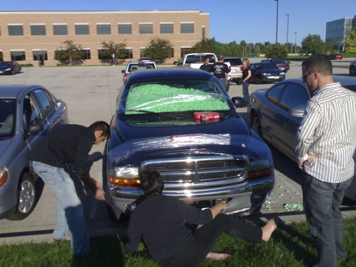 25 Office Pranks - This truck owner just got punked, office-style.