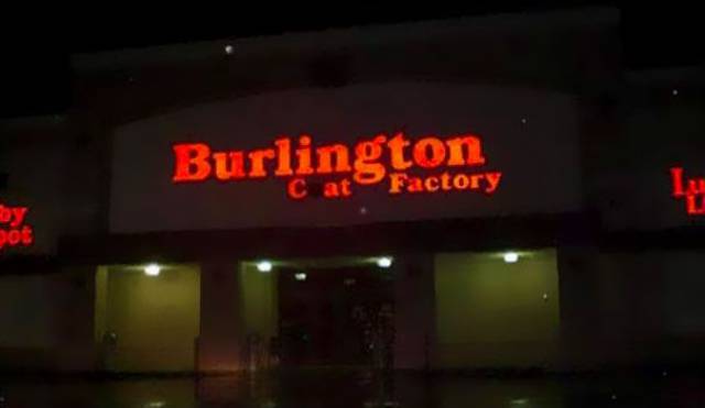 28 Of The Most Hilarious Neon Sign Fails Ever