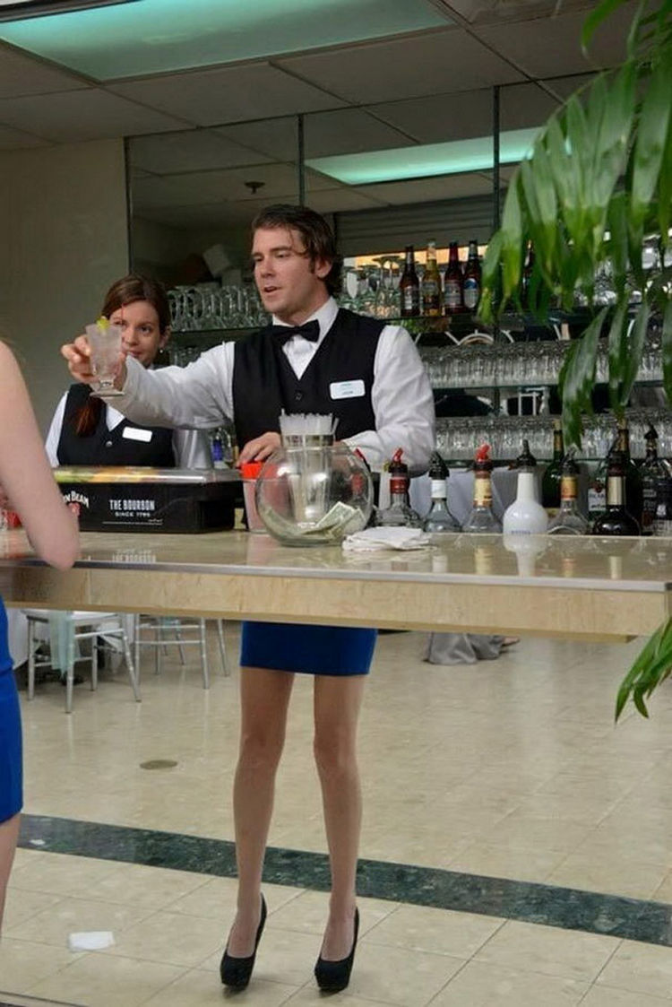 44 Incredibly Funny Pictures That Will Make You Smile - A perfect illusion.
