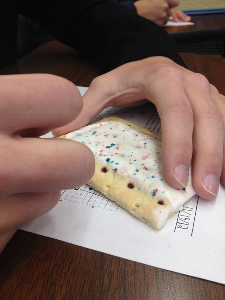 51 Crazy Life Hacks - What other breakfast pastry can double up as a ruler?