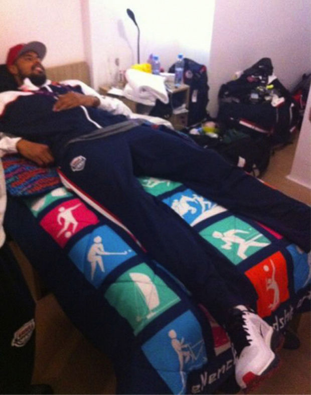 27 Tall People Problems Only Tall People Have - If only beds were an extra foot longer.