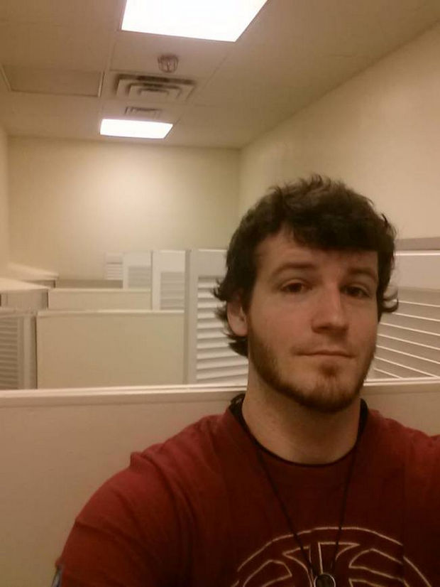 27 Tall People Problems Only Tall People Have - Dressing rooms are awkward...