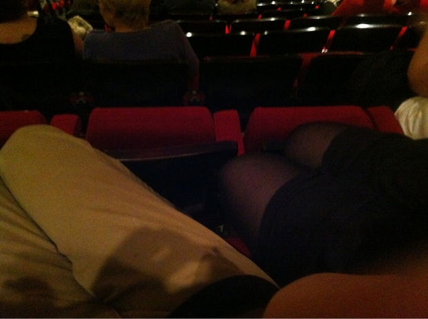 27 Tall People Problems Only Tall People Have - Going to the movies isn