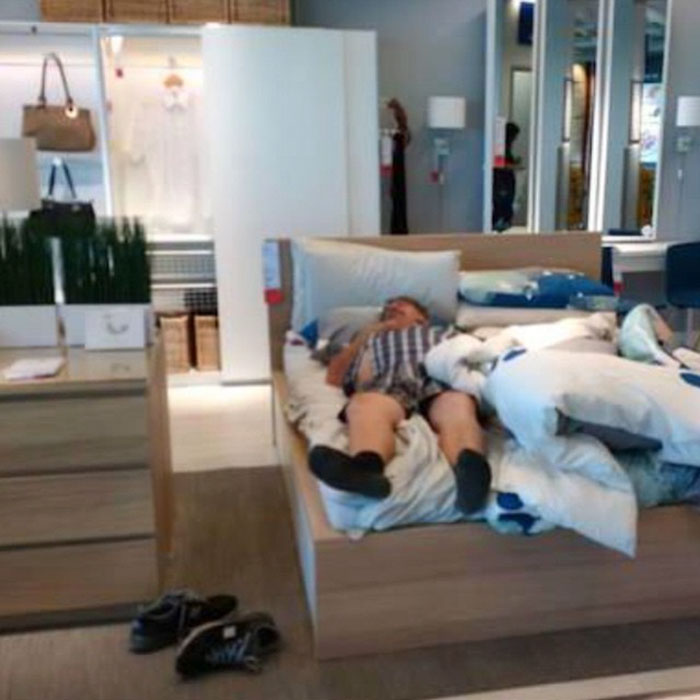 Funny-Miserable-Men-Shopping-Photos Funny-Miserable-Men-Shopping-Photos