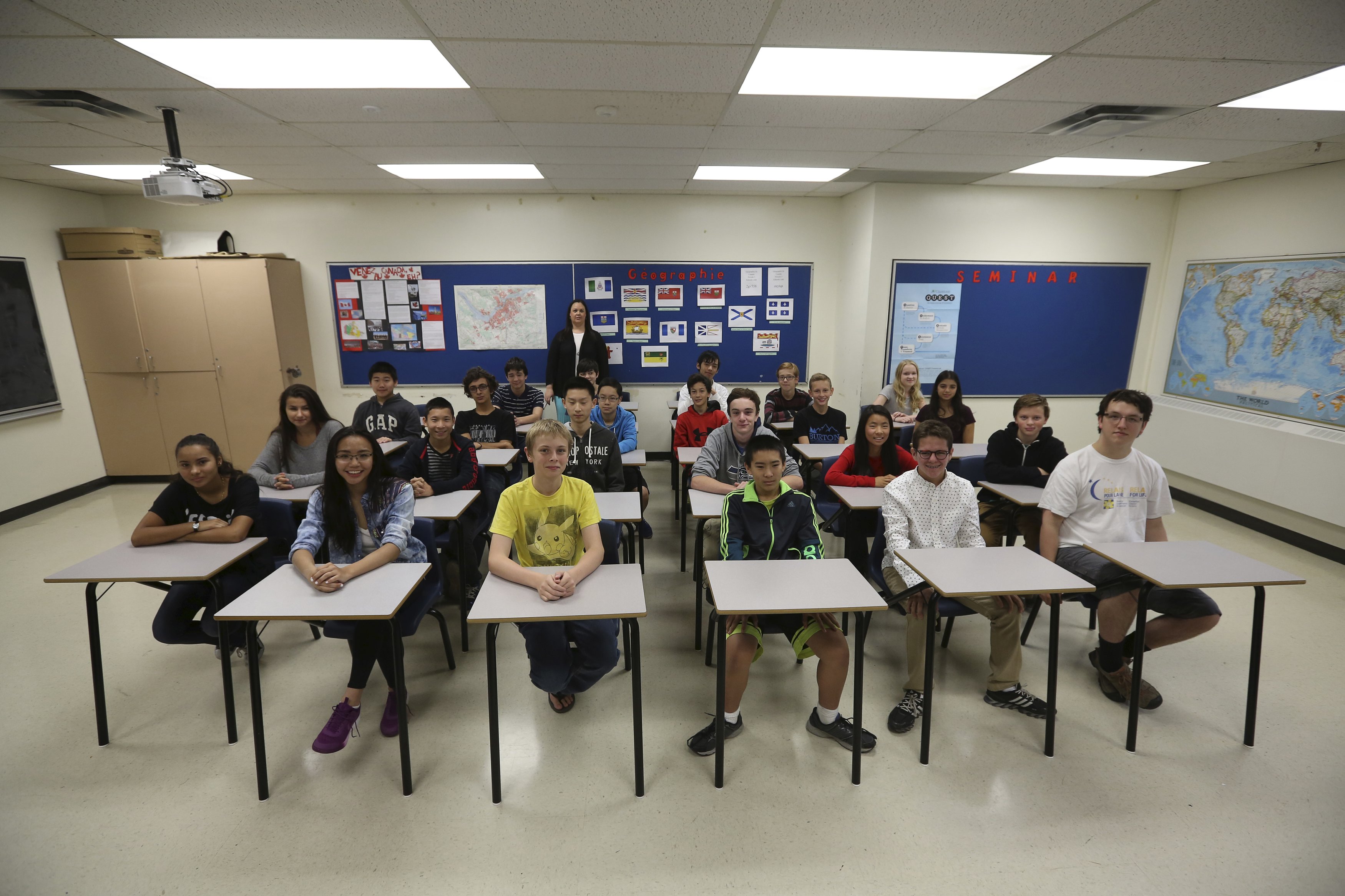 Découvrez à quoi ressemblent les salles de classe à travers le monde ...