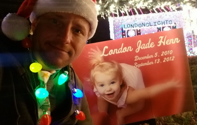 decorated his house with 300,000