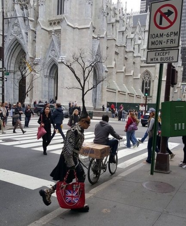 20 Photos of Coincidences That Are Hard to Believe