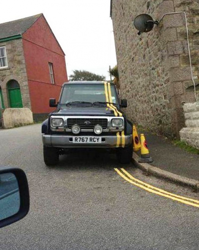 20 Hilarious Situations When People Had One Job and Failed Miserably