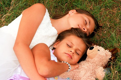 Sisters, Love, Dress, White, Hug, Sleep